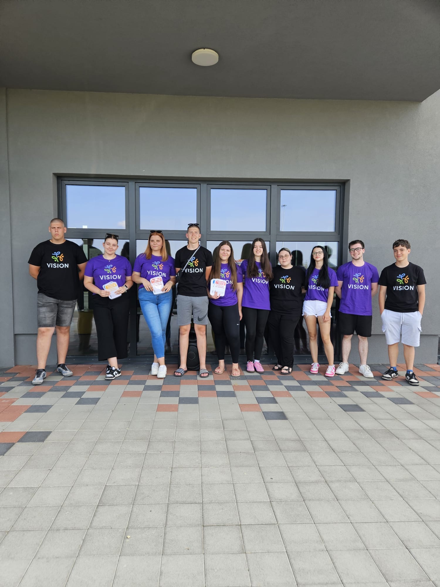 26bbb9b3-e3e9-4bb0-b16d-3a76048a3eb3